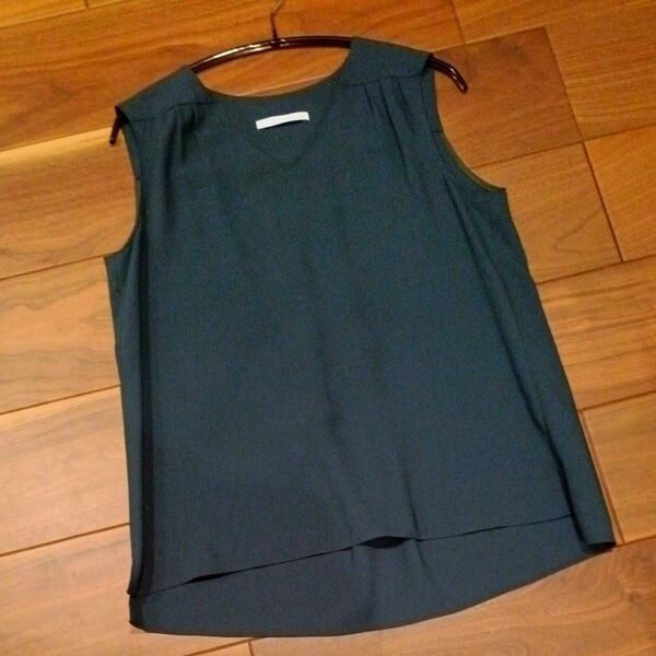 abahouse devinette * ネイビー ノースリーブ ブラウス タック スリット オフィス フォーマル 袖なし 紺 色