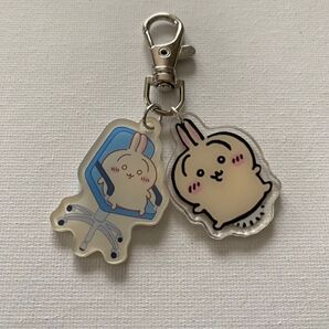サービス品 ちいかわ アクリルキーホルダー うさぎ