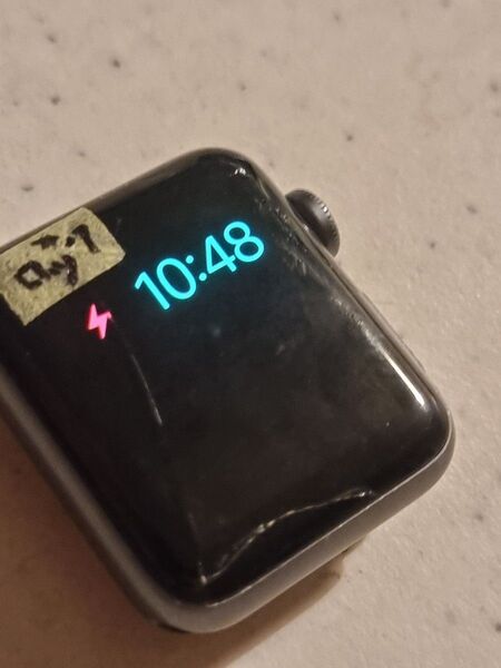 アップルウォッチ series3 38mm GPS モデル 画面割れ パスコードあり
