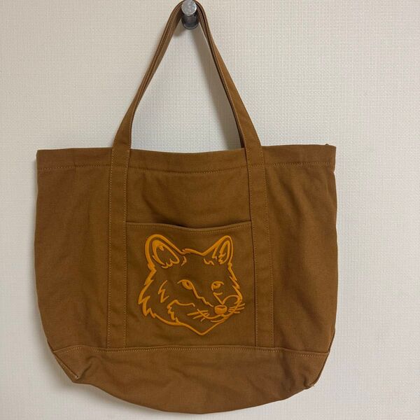 メゾンキツネ フォックスヘッド刺繍入りラージトートバッグ