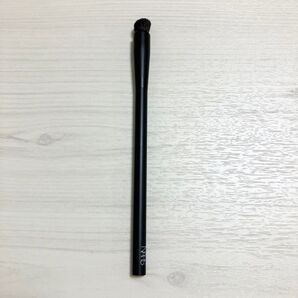 【美品】NARS ハイピグメントアイシャドーブラシ #24 アイシャドウブラシ