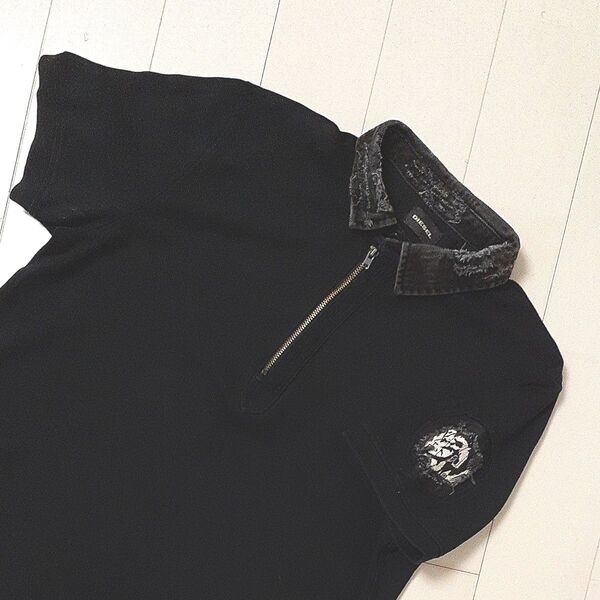 メンズ M 『 DIESEL 』 ハーフジップ ポロシャツ. 衿 デニム ダメージ加工 左袖 ワッペン ブラック