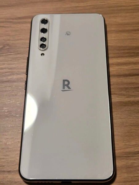 Rakuten BIG SIMフリー ホワイト ネットワーク利用制限なし