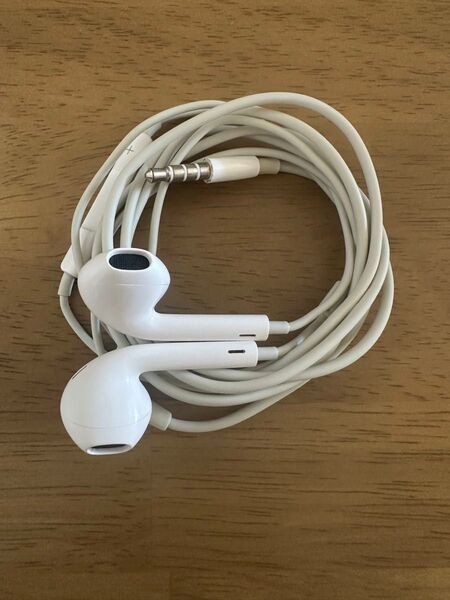 お得Apple純正 イヤフォン EarPods iPhone 付属品 3.5mm