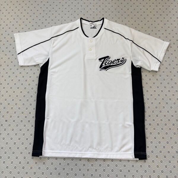 ☆新品 ミズノ 阪神タイガース 限定品 ドライ 半袖 Tシャツ M〜L