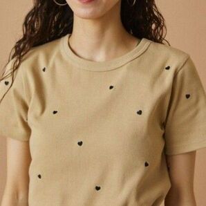 【着用2回のみ】ミニハート刺繍半袖Tシャツ●FREAK'S STORE
