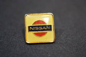 ■ NISSAN ピンバッジ エンブレム W15mm Rcitys 日産 ノート デイズ セレナ エクストレイル スカイライン フーガ キャラバン Limited1
