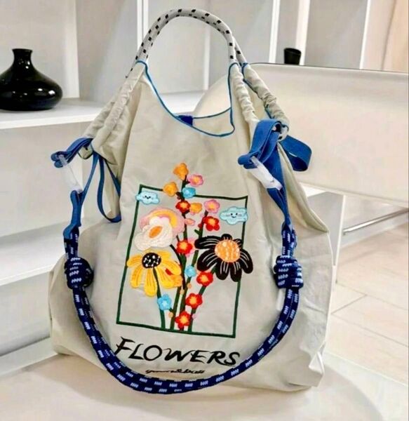 再入荷!花の刺繍エコバッグ Mサイズ ストラップ付き