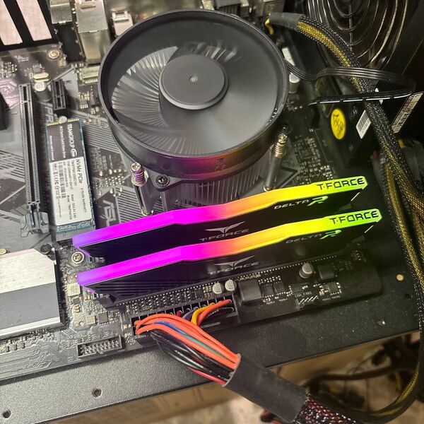T-Force DDR4-2666 8GB 2枚 計16GB RGB OCメモリ ♯1828