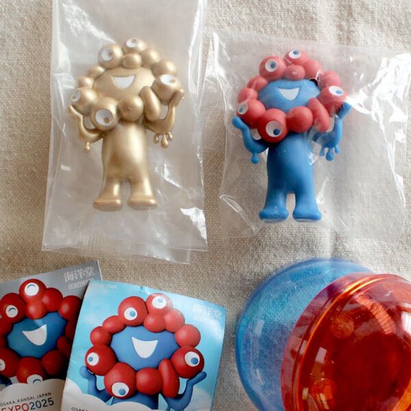 【カプセル付】ミャクミャク フィギュア ゴールドと立ち姿ノーマル 海洋堂 ガチャ 大阪万博 EXPO2025