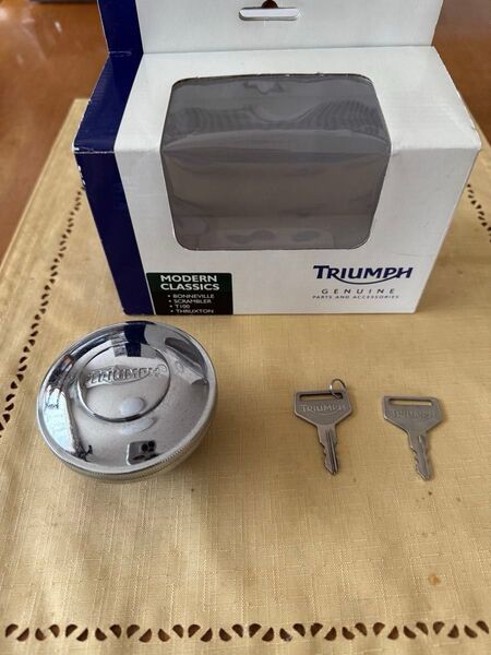 Triumph トライアンフ 純正 オプション ガソリンタンクキャップ 中古品