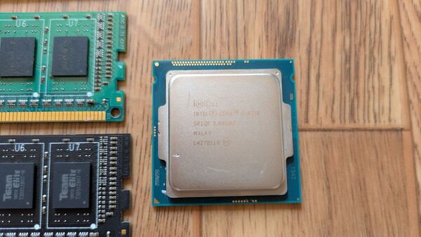 Intel Core i7-4790 CPU おまけddr3メモリ4枚セット