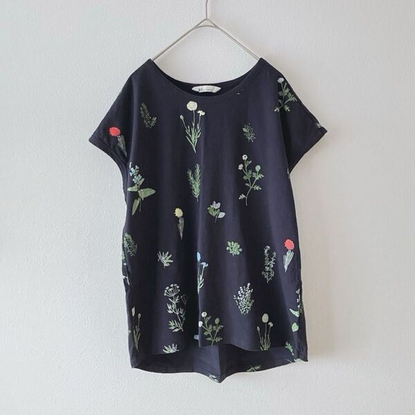 未使用☆ワイルドフラワープリントTシャツ プルオーバー ネイビー フレンチスリーブ ゆったり 花柄 ボタニカル柄 コットン 半袖