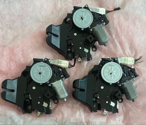 レクサス LS460 LS600h USF40 UVF45 純正 トランク ドアロックアクチュエーター 163800-0370