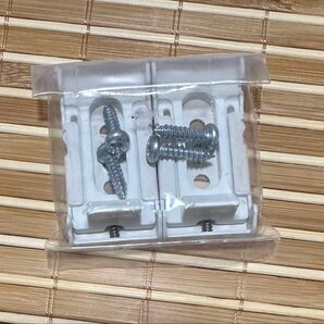 ニチベイ ロールスクリーンブラケットホワイト2個 (ビス付き)【未使用品】