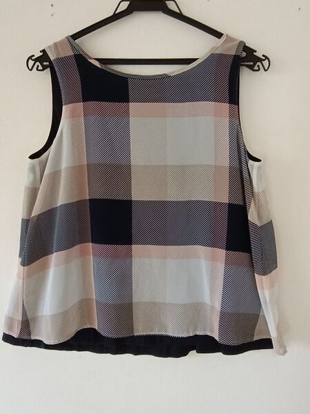 BURBERRY BLUELABEL 王道チェック リバーシブル 紺 ノースリーブ トップス M ピンク タンクトップ