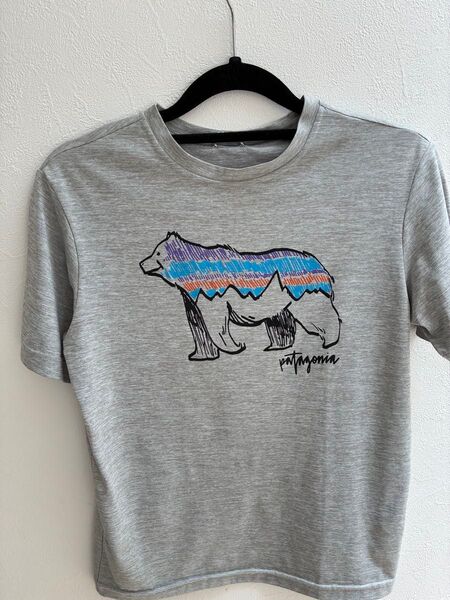 【美品 patagonia パタゴニア 速乾Tシャツ】 グレー キッズL12 140〜150