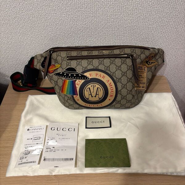 正規店購入 GUCCI グッチ GGスプリーム クーリエ ボディバッグ ベージュ 529711 ユニセックス