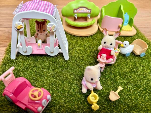 シルバニアファミリー 赤ちゃん3点セット、みんなのトイレ、赤ちゃんブランコセット、三輪車・くるまセット、芝生セット欠品あり、箱無し