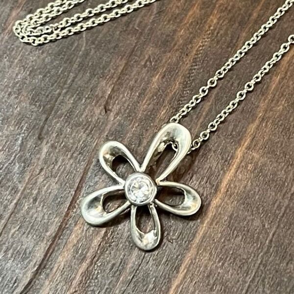 TIFFANY&Co. ネックレス フラワーモチーフ ダイヤモンド シルバー
