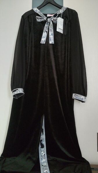 ☆未使用☆ レオナール 2023〜2024年 ベロアワンピース 予約品 大きいサイズ 4サイズ 黒