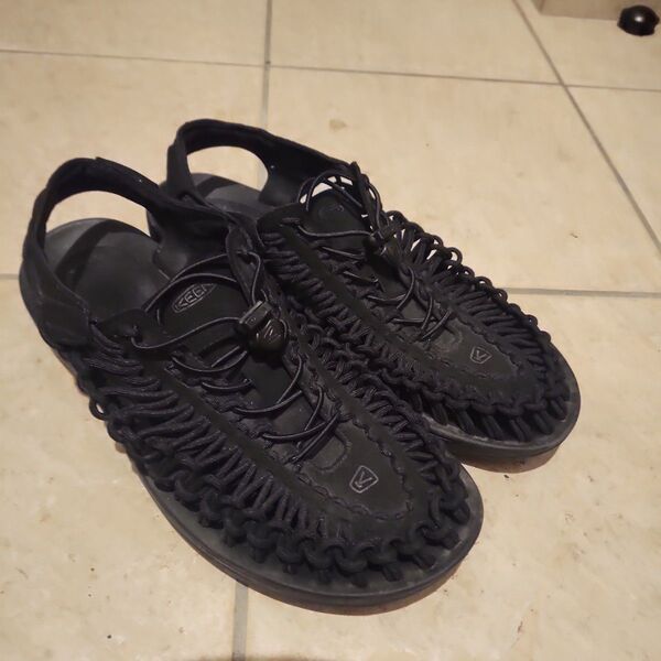 KEEN キーン ユニーク サンダル UNEEK ブラック 黒 夏 アウトドア