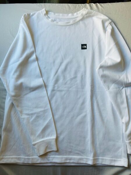 THE NORTH FACE 長袖Tシャツ ホワイト