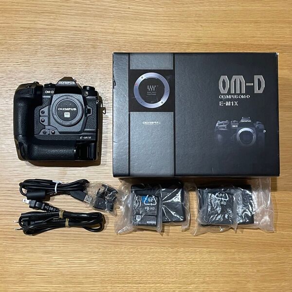 OLYMPUS OM-D E-M1X ボディシャッター数少 オリンパス
