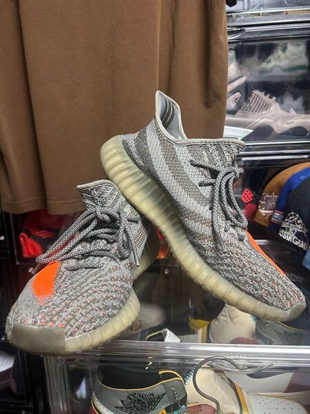 【人気カラー】adidas YEEZY Boost 350V2 Carbon Beluga 27.5cm