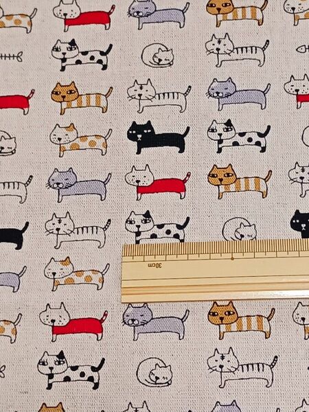 220 ネコ柄生地 コットンこばやし 生成り色 綿麻キャンバス 108×50cm