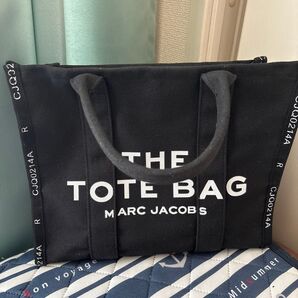 MARC JACOBS THE TOTE BAG
