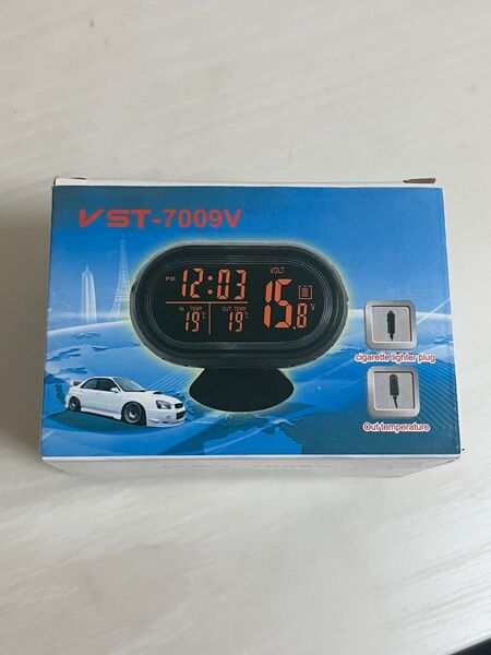 デジタル時計と電圧計が一体化したスタンド式の車載アクセサリー