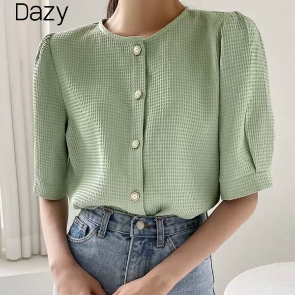 Dazy ライトグリーン 半袖ブラウス Sサイズ オフィスカジュアル きれいめ トップス 半袖 カットソー