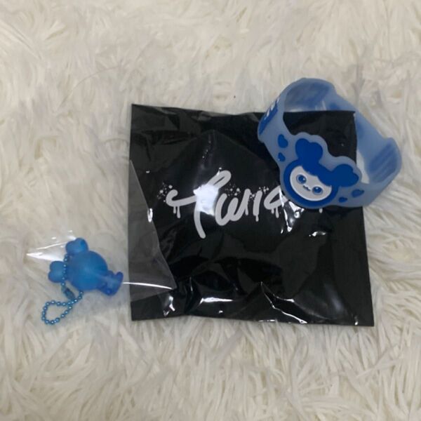 TWICE ランダムラバーバンド キーホルダー ツウィ 2点セット