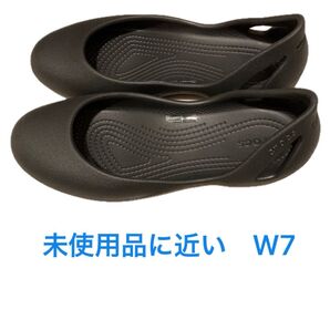Crocs フラットシューズ W7 ブラック