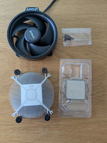 RYZEN 3 2200G おまけCPUクーラー付き