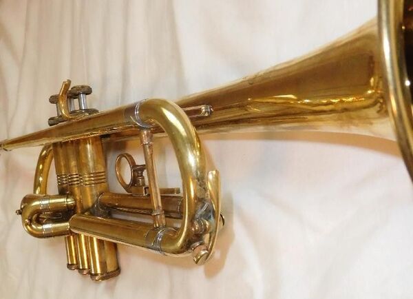ドイツ製ビンテージHIMMEL STUDENT Rainbow Tone MODEL 269 B♭ TP