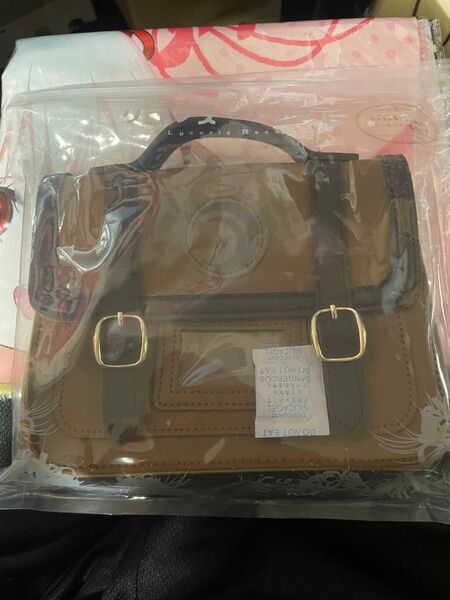 リコリスリコイル ローソン限定ガバン 小さめのポーチです。缶バッチ無し