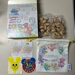 ☆ダッフィーフレンズ☆TDS ダッフィー&フレンズ 20周年 カラフルハピネス クリームフィールドビスケット紙箱 巾着 カード