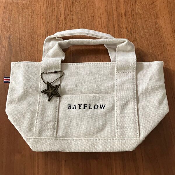 BAYFLOWトートバッグ スターのチャーム付き 宝島社 ムック本付録