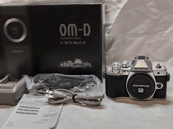 ■美品■OLYMPUS OM-D E-M10 MARK Ⅲ シャッター回数800