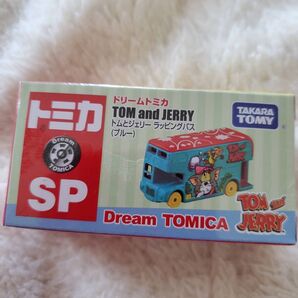 新品 未開封 ドリームトミカ TOM and JERRY ラッピングバス(ブルー)
