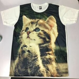 かわいいネコ柄半袖Tシャツ Mサイズ　お願いニャンコ　お祈り猫　DBR4A