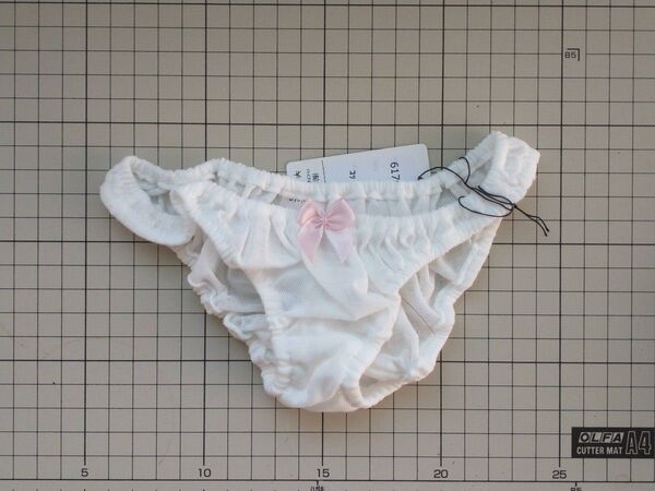 小学生から中学生むけのXXS〜XSサイズのミニスキャンティパンティーショーツ白ホワイト