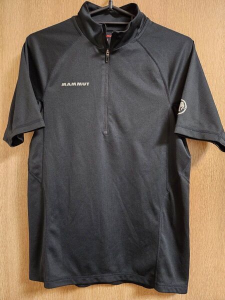 MAMMUT マムート ハーフジップ 半袖 Tシャツ 黒