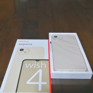 AQUOS wish4 SH-52E docomo SHARP ホワイト ※安心の手渡し配達
