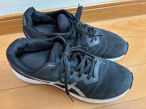 アシックス スニーカー 24.5cm asics 黒 ブラック