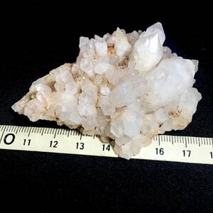 水晶・82g（中国産鉱物標本・四川省産）