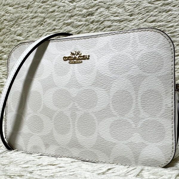 COACH コーチ カメラバッグ シグネチャー クロスボディ 斜め掛け PVC レザー 本革 ホワイト ショルダー メタルロゴ