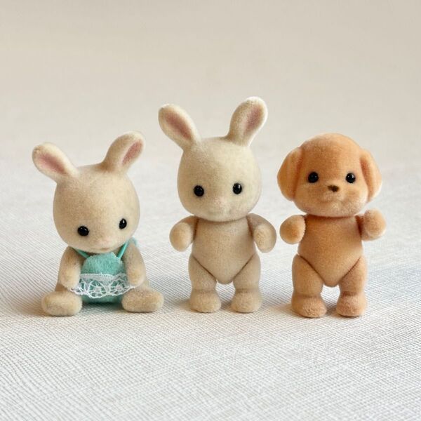 シルバニアファミリー 赤ちゃん3点セット トイプードルの赤ちゃん+みるくウサギの赤ちゃん+みるくウサギの赤ちゃん(おすわり)